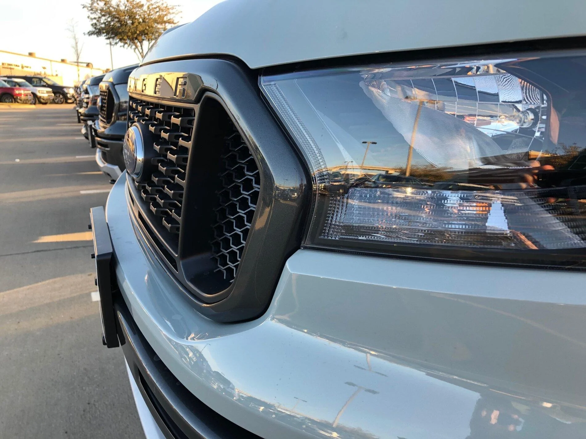 Ford Bronco Cactus Grey Rangers Shadow Flight Sunlight Grill
