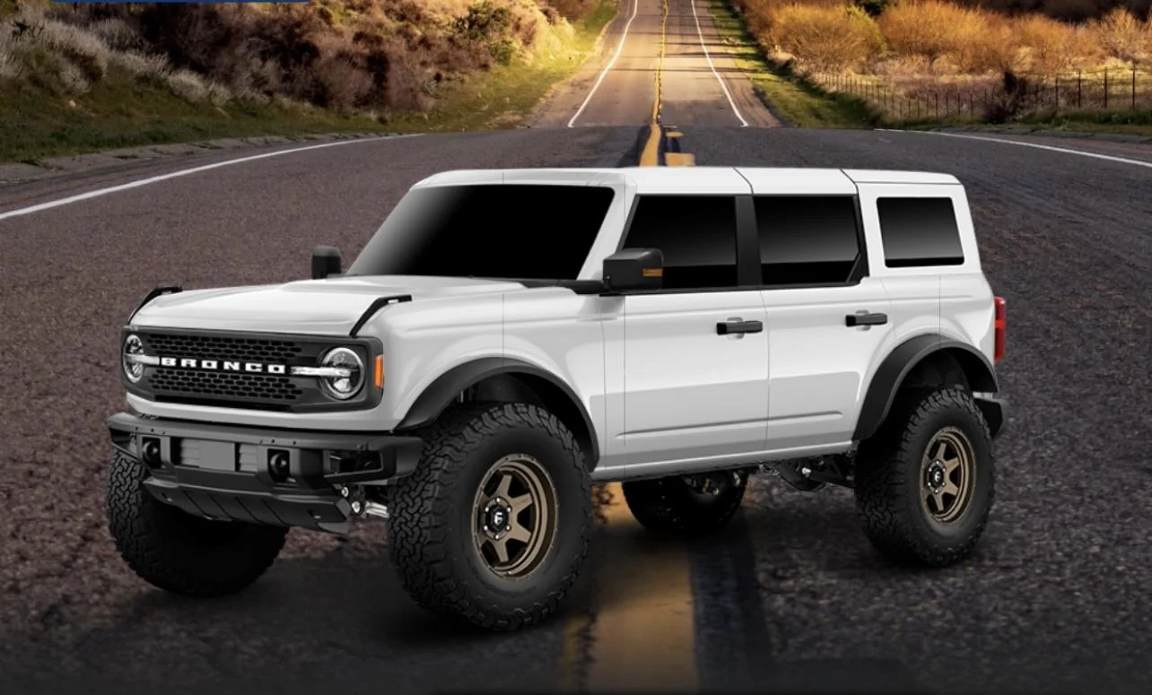 Ford Bronco Rethinking the white top... A95751EC-80F6-45BF-9992-2F24D436165B