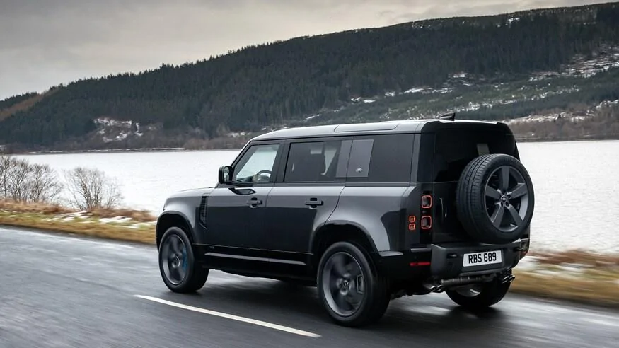 Ford Bronco Compared to a Defender - some general thoughts and concerns. 2022-Land-Rover-Defender-V8-11