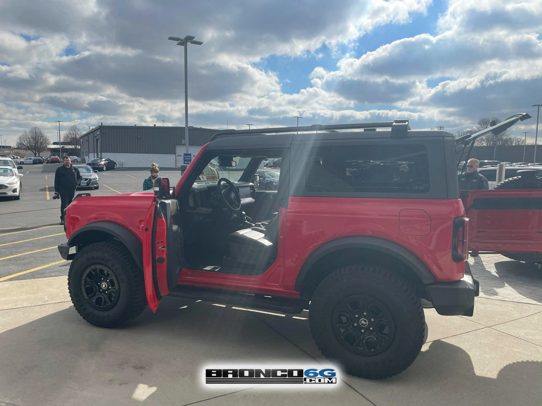 Ford Bronco Race Red thread. 2-Door 2021 Bronco Wildtrack Sasquatch Race Red 3