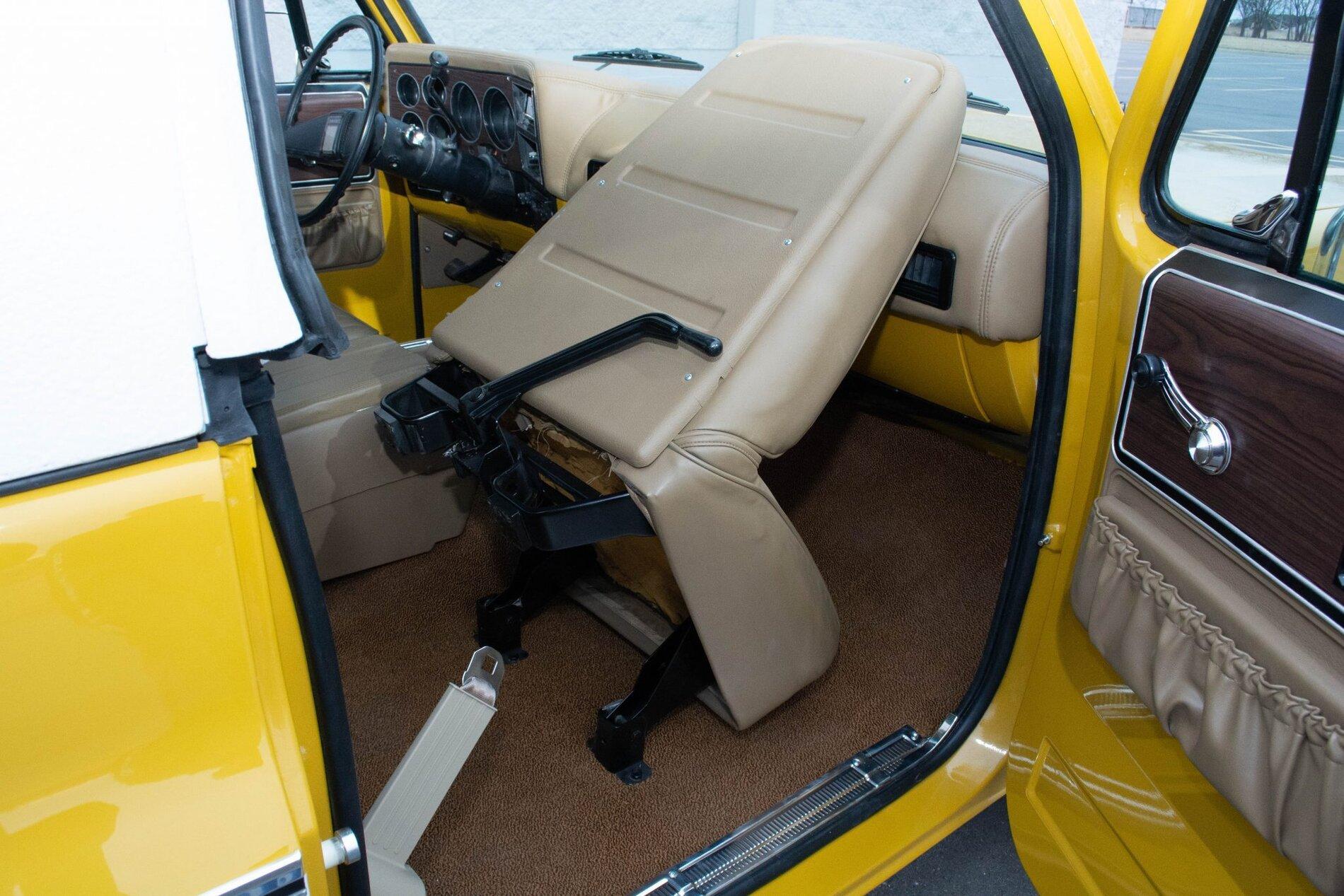 Ford Bronco Power seat vs. manual BlazerPassengerFrontFlipSeat