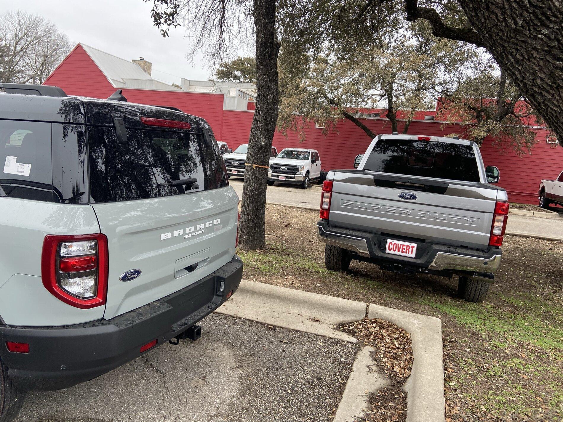 Ford Bronco Cactus grey next to silver E3C00D3D-05BE-4D53-97DA-11B523FF0FD3