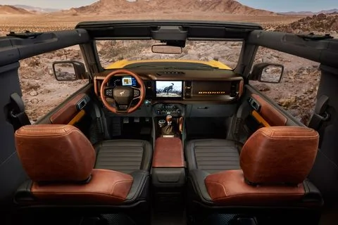 bronco-2dr-interior-03-1594665814.jpg