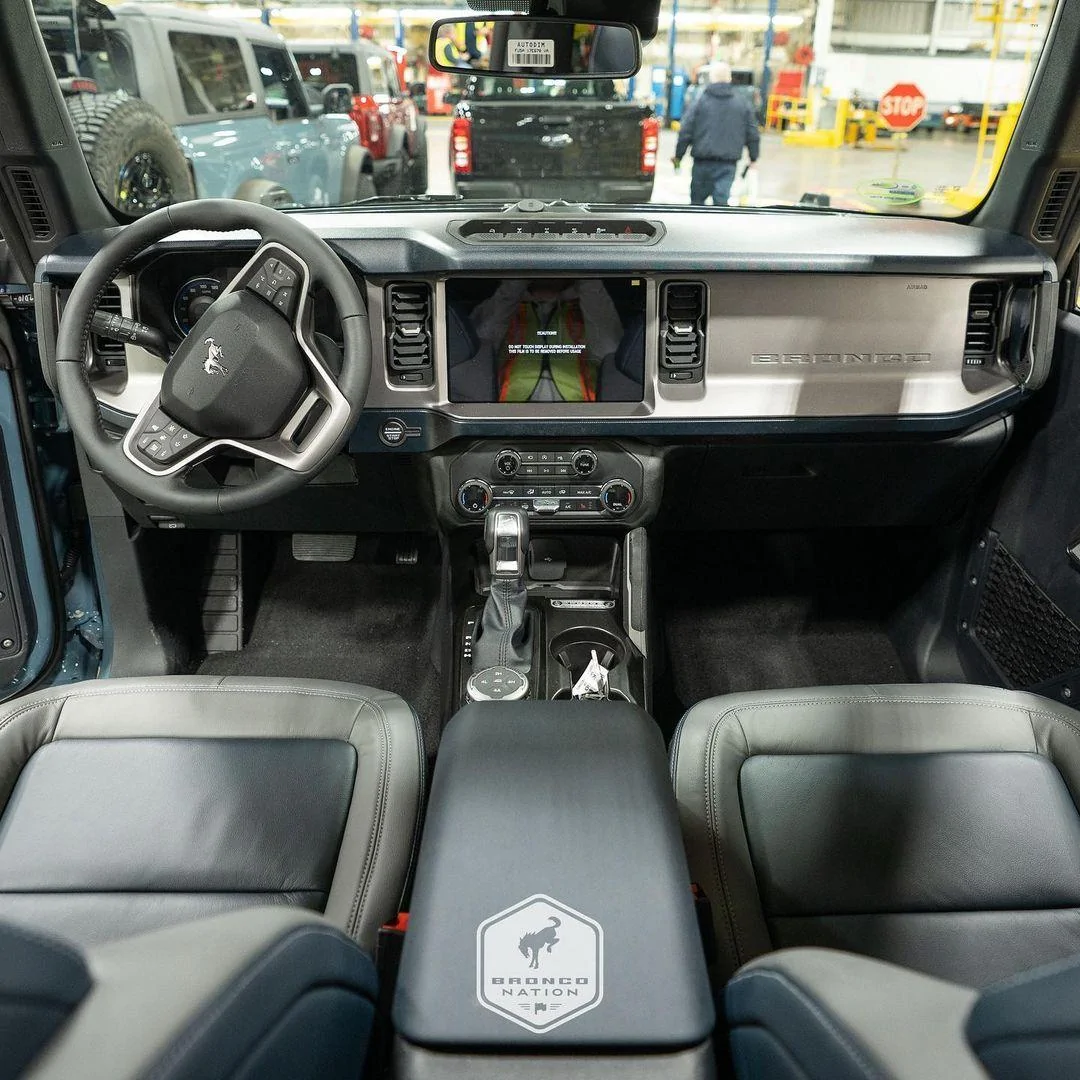 take-a-factory-look-at-a-2021-ford-bronco-first-edition-with-navy-pier-interior_8.jpg