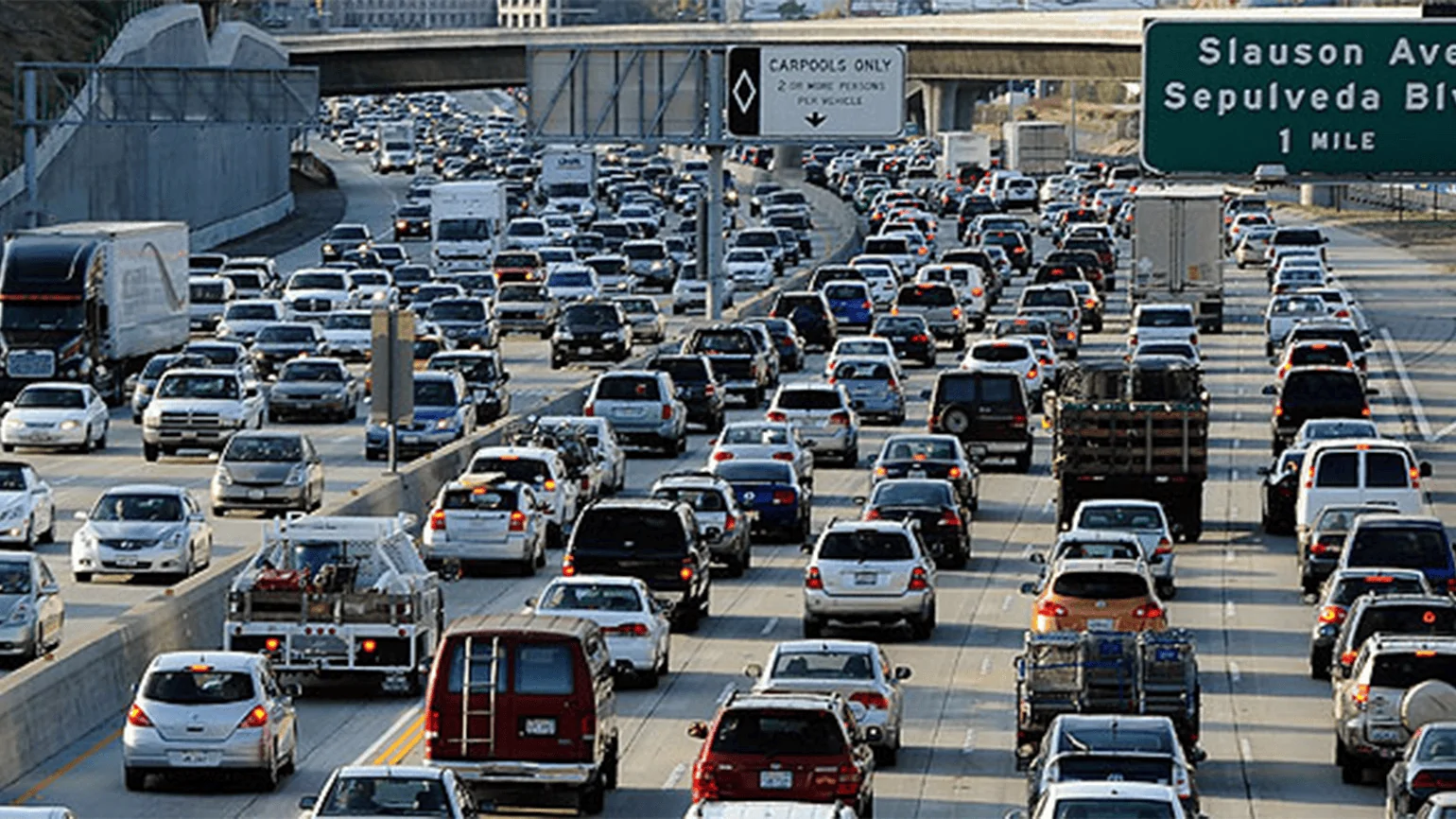 Ford Bronco Expectation vs reality fleetowner_28558_033016_los_angeles_traffic