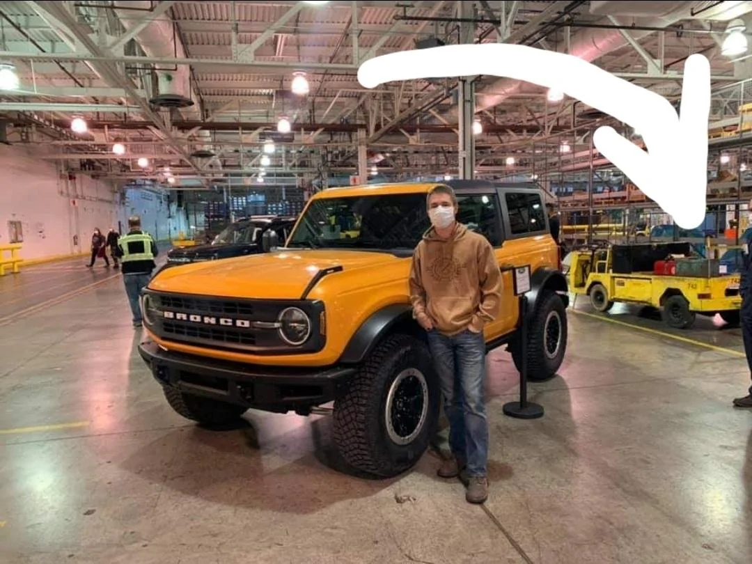 Ford Bronco Cyber Orange vs Yellow Screenshot_20210303-053629_Facebook