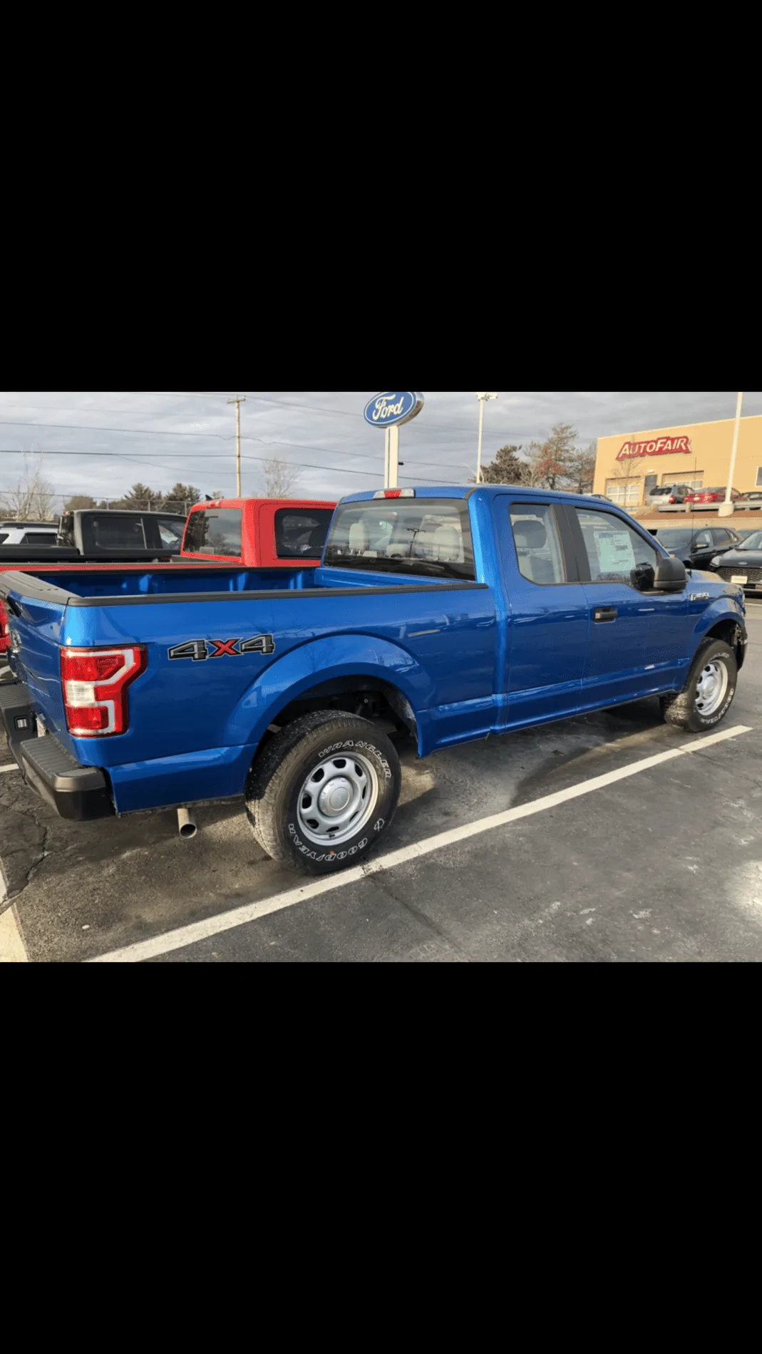 Ford Bronco Velocity Blue Metallic thread A15FB48B-FD98-4B4B-BECA-6CEA5B7EA8FE