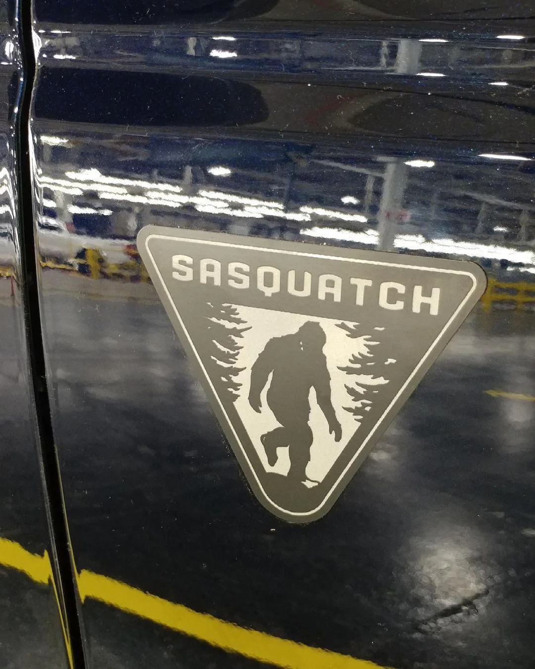Ford Bronco 📷 :Shadow Black 4 door Base-Squatch tt5