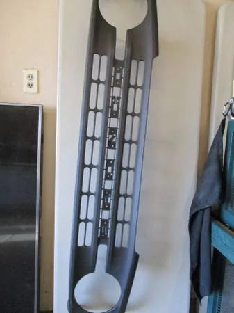 Ford Bronco Bronco grilles being sold on craigslist 00808_a0G58scizO5z_0lM0t2_600x450