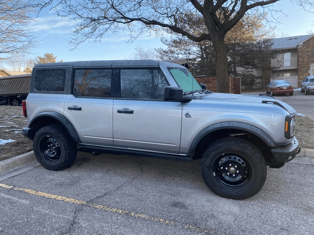 Ford Bronco Ultimate Black Diamond Non-Sasquatch pics thread 1615496115352