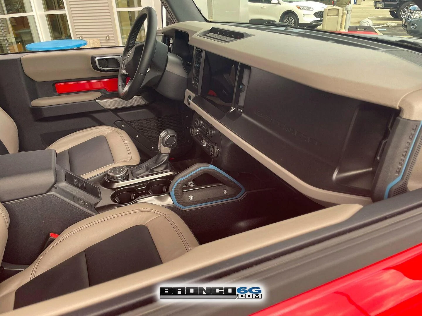 Ford Bronco Help badlands vs wildtrak 2-Door_2021_Bronco_Wildtrack_Sasquatch_Race_Red_04