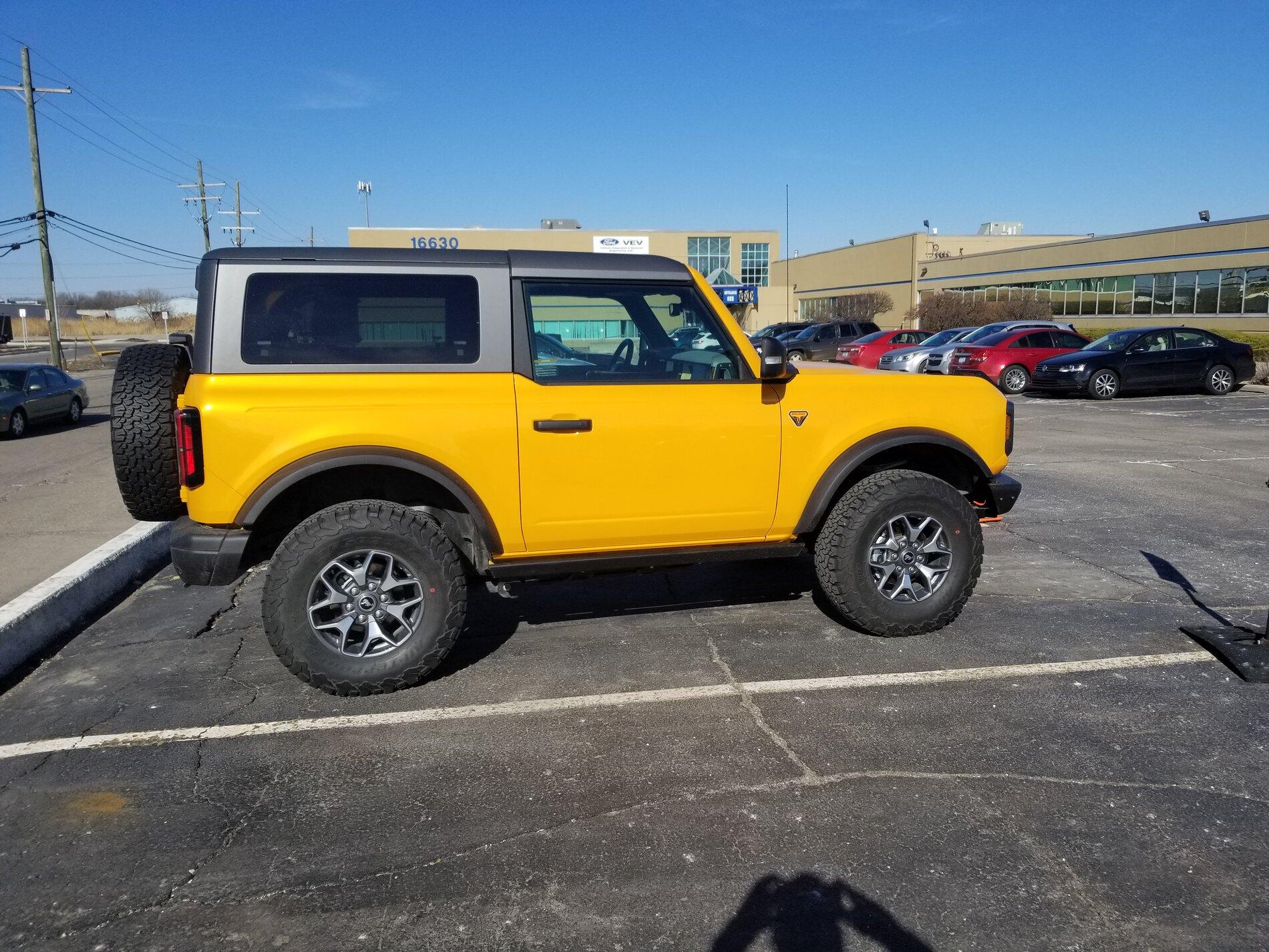 Ford Bronco 2DR Cyber Orange Badlands 20210312_152543