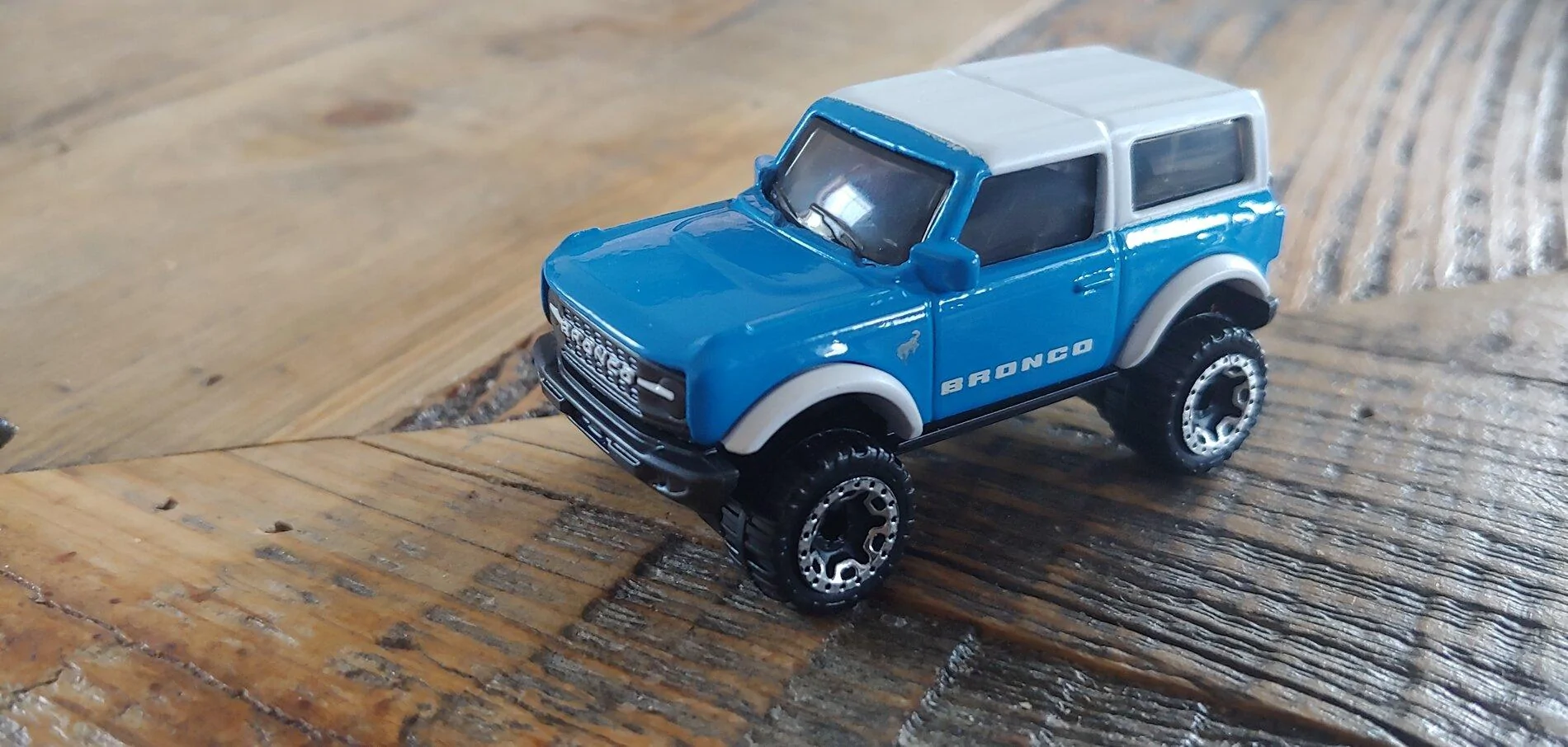 Ford Bronco Let's see those modded Hot Wheels 0314211637a