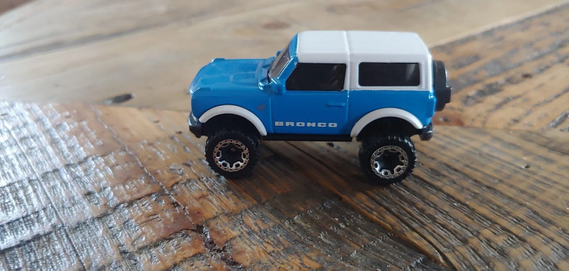 Ford Bronco Let's see those modded Hot Wheels 0314211635a