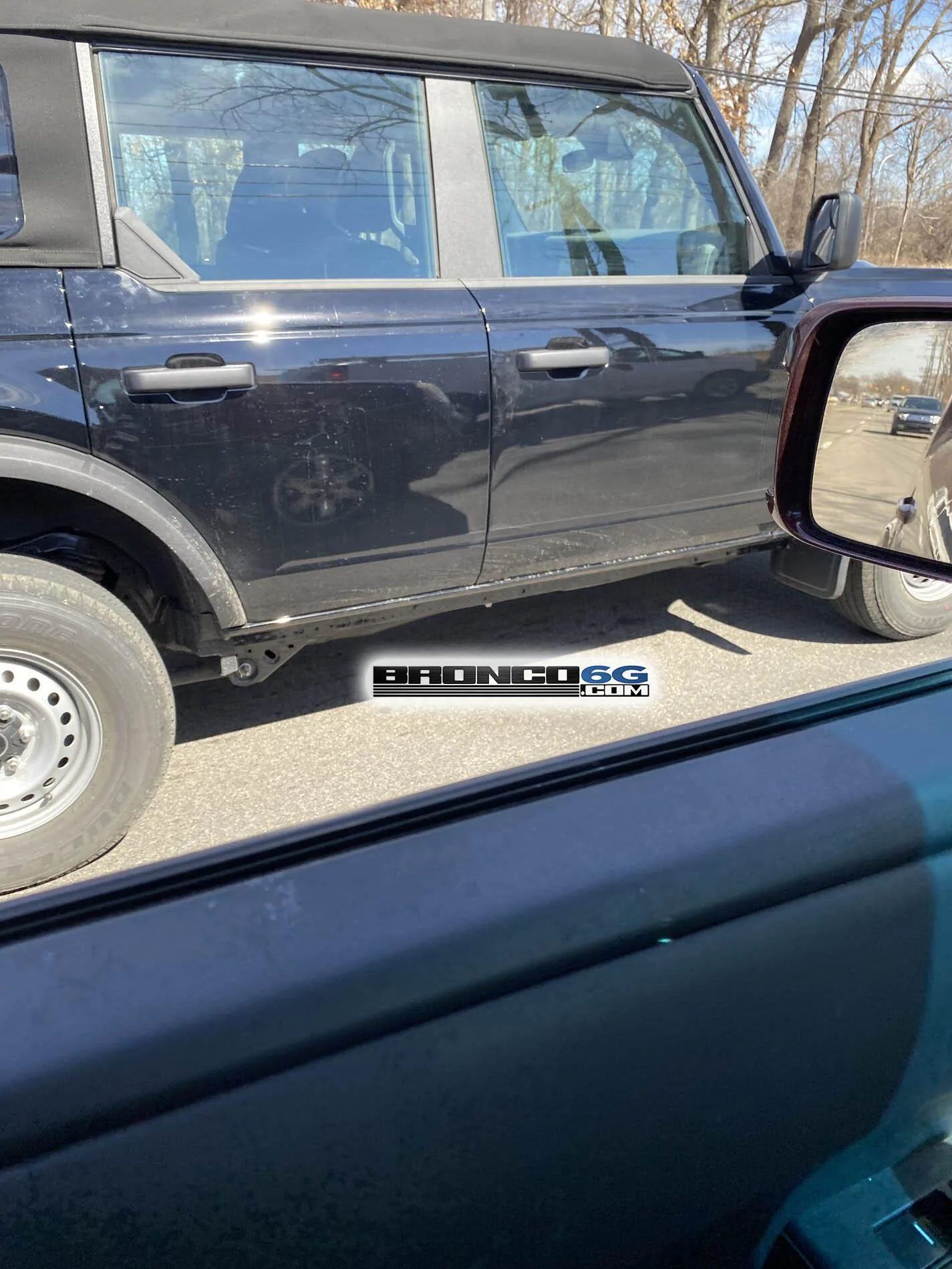 Ford Bronco The elusive Bronco Base 4-door spotted (Shadow Black) 2021 Bronco Base 4-Door Soft Top 2