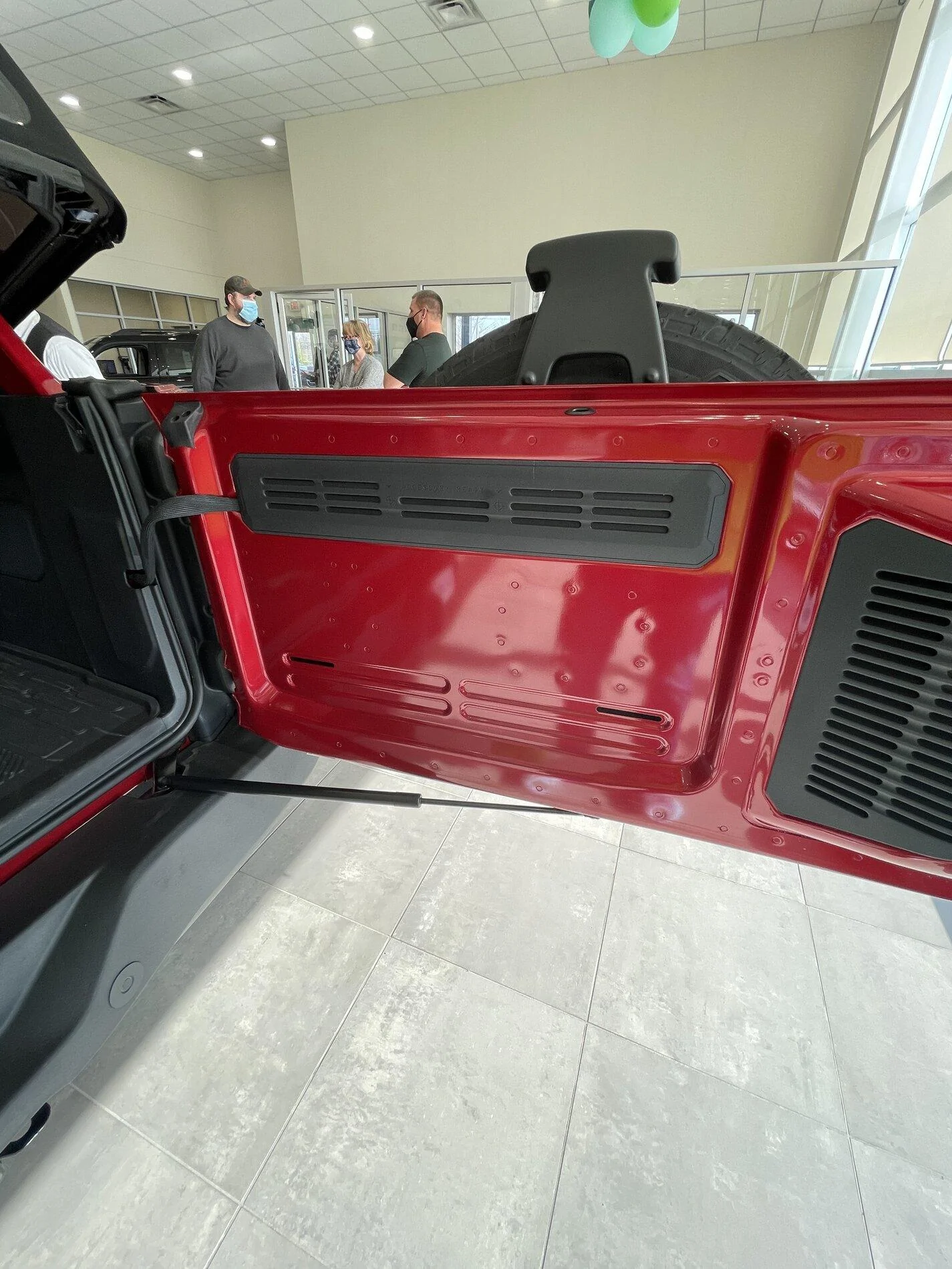 Ford Bronco Rapid red OBX 4 dr A99BD1E0-0462-4E5A-BC6B-FE69C144E4A4