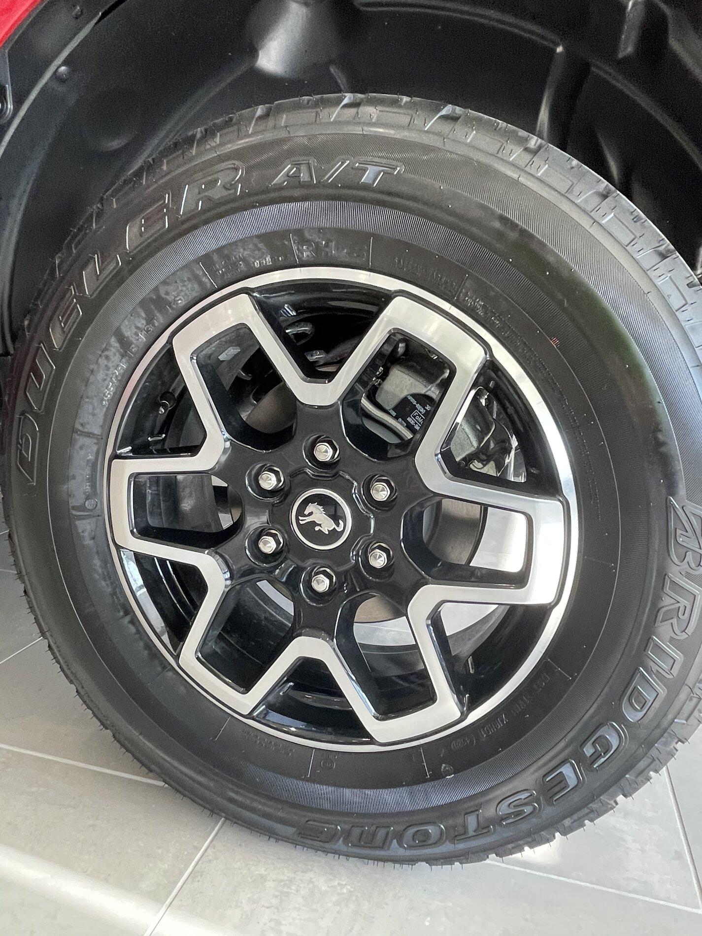 Ford Bronco Rapid red OBX 4 dr CF547EC5-FE46-47A5-B9DB-5C02F3D2DADB