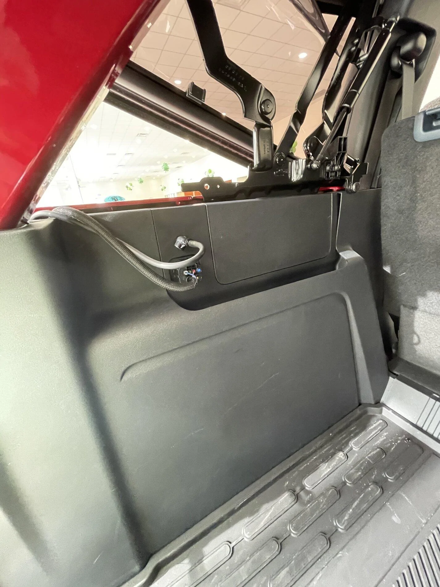 Ford Bronco Rapid red OBX 4 dr 05D127A9-3B91-4A5B-97A7-B318D4042E60