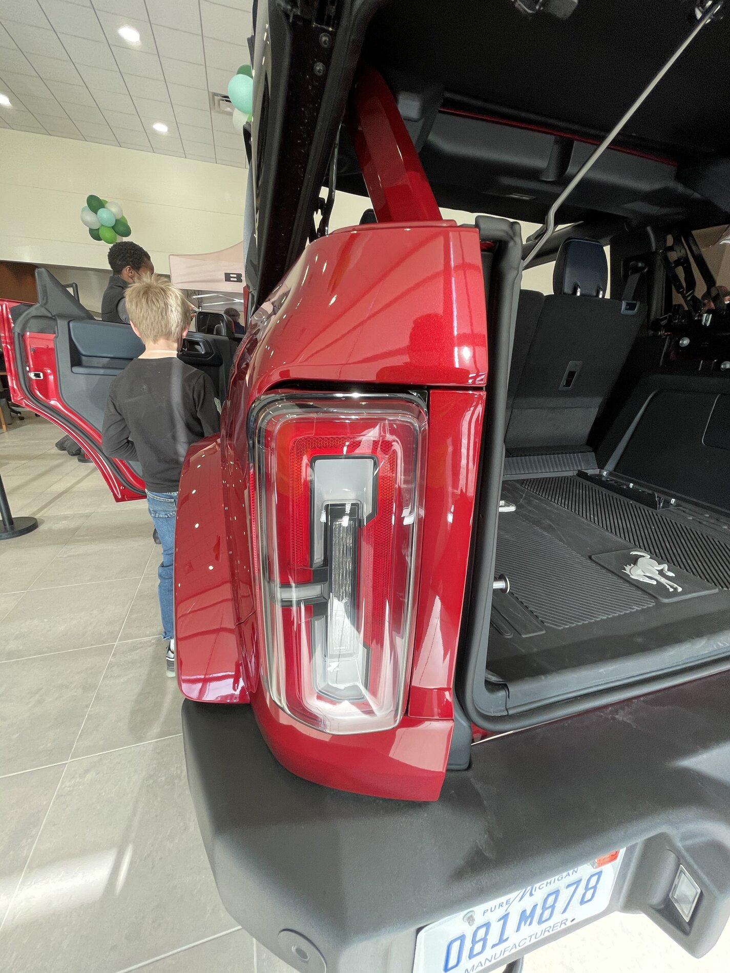 Ford Bronco Rapid red OBX 4 dr 8D7C09CD-E415-4655-9D50-3F82B15DC5F6