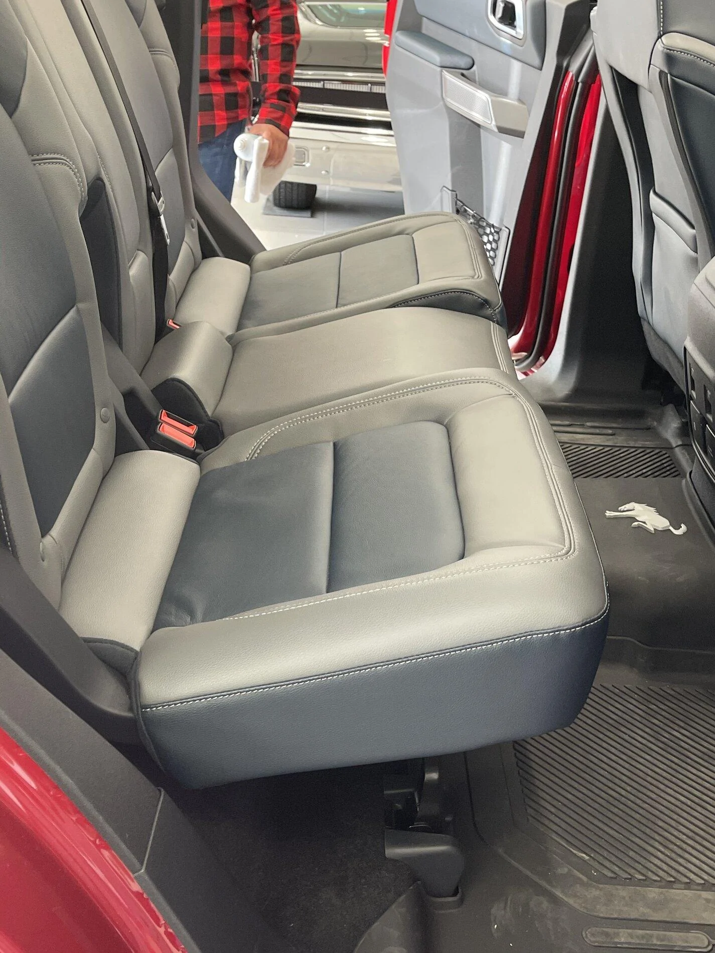 Ford Bronco Rapid red OBX 4 dr F5AF8D9A-B1FA-492C-A2C9-058E9CF06A65