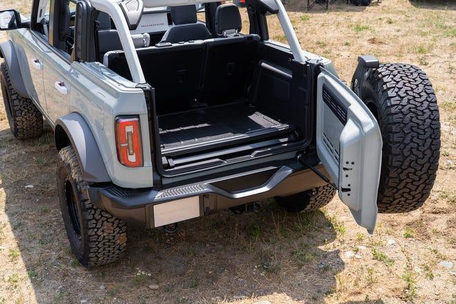 Ford Bronco How big is the 4dr Bronco Butt really? c90f4a94-4eb7-4c98-8ca0-7e2ecc2d5fe0-071020_ford_bronco_rg_32.JPG