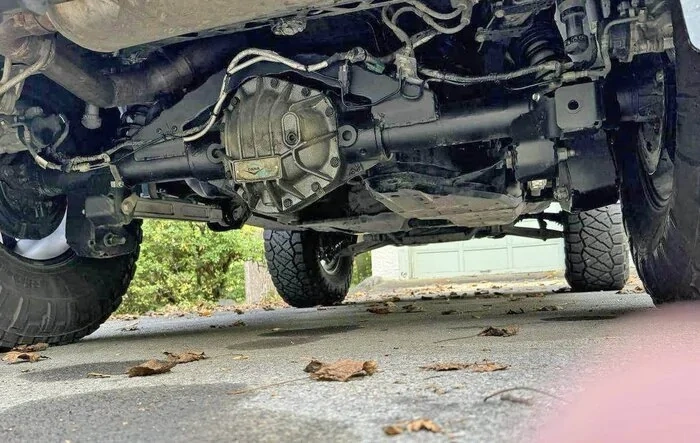 First triangulated 4 link Dana 60 axle