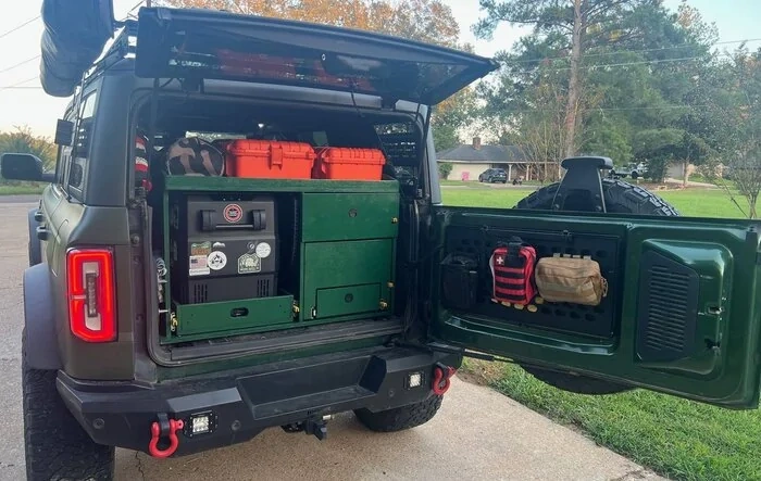 DIY rear "kitchen" and storage drawers unit for the Bronco