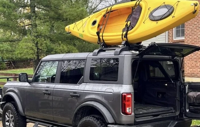 Kayak Setup with 1/2 Rack (Broaddict) & Yakima JayLow Carriers