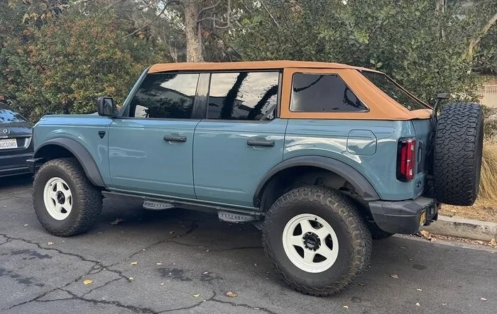 Havoc Fastback Tan Top! Haven’t decided if I’ll keep it or not.