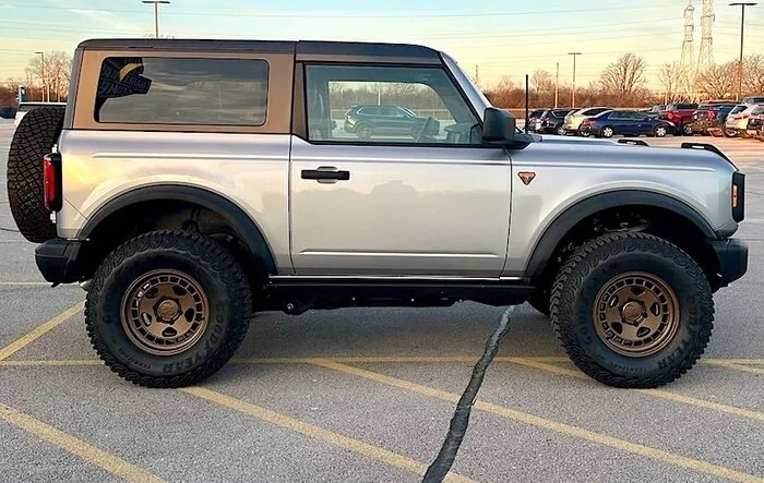 Bilstein 6100 Installed on 2DR Badlands Sasquatch