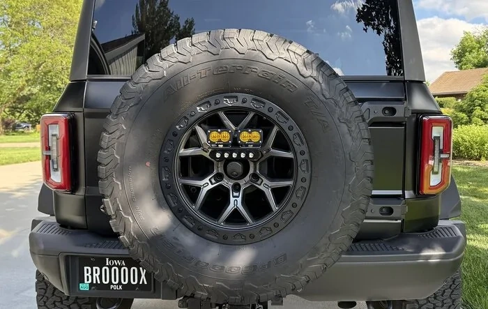 Broox's Low Profile 3rd Brake Light + Chase Lights