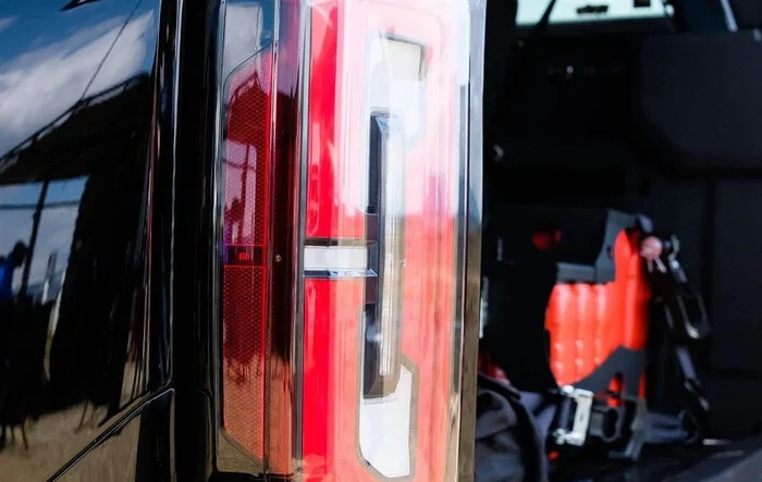Analysis: swap headlights and tail lights from Base to Signature, possible process?