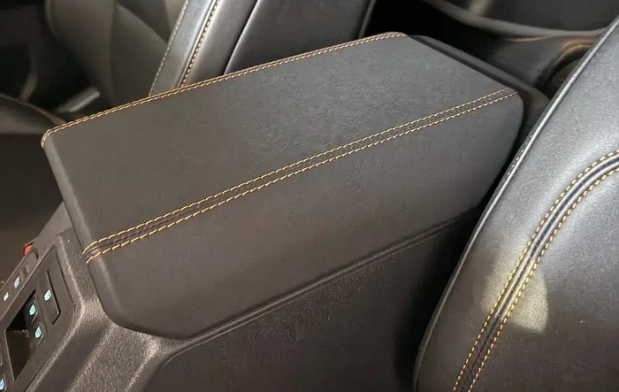 Center Console Swap to 2024+ Stitched Armrest / Lid