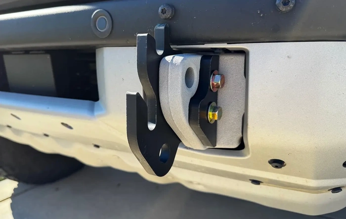 Maximus-3 removable winch mount saddle installed