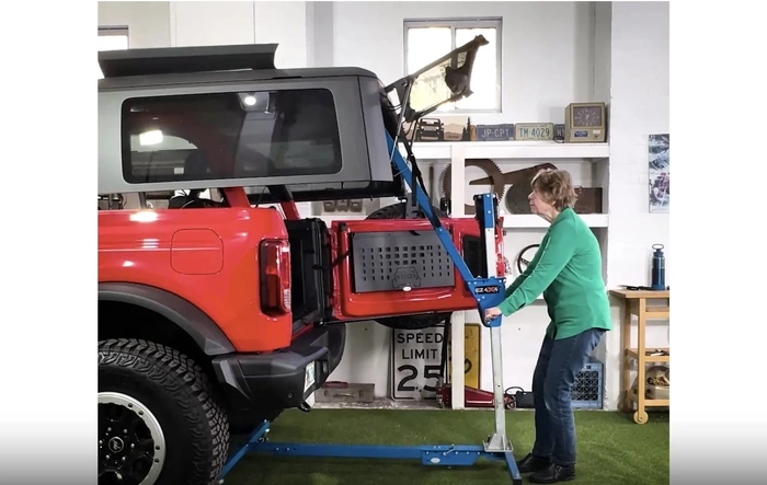 Yes, That’s a Grandma Removing a 2-Door Bronco Hard Top (using EZ4x4 lift)