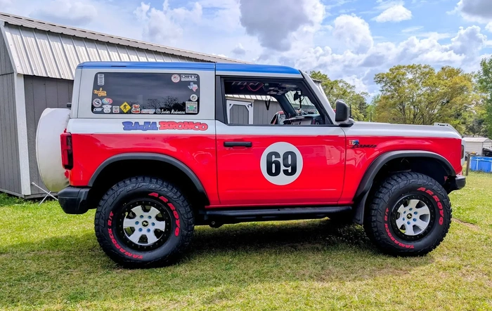 Arroyo Tamarock RT 35X12.50/R17 with red letters on white Stroppe Edition wheels