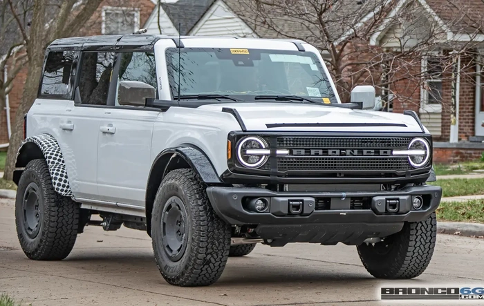 New Top-Level Bronco Model Trim w/ New Grille & Wheels Spotted
