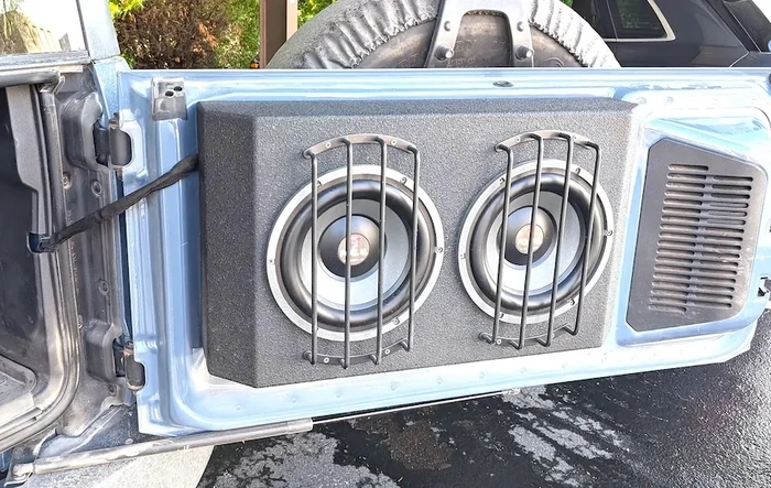 2023 2 dr Wildtrak build - full range 37's & complete stereo swap