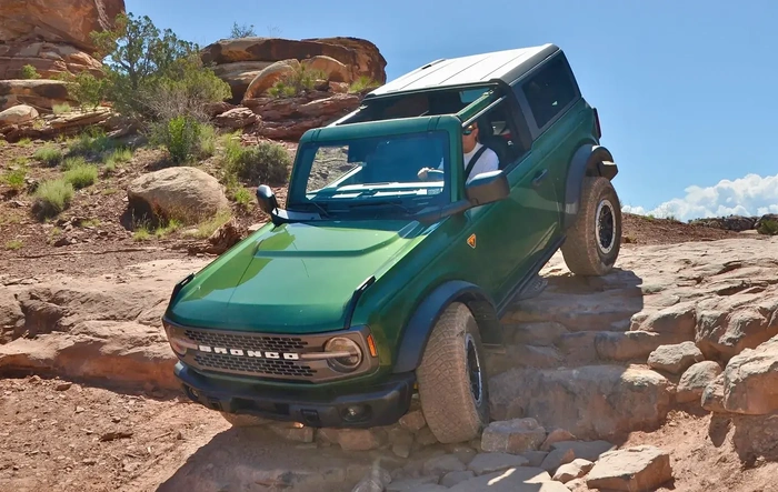 Who actually off-roads their 7MT?