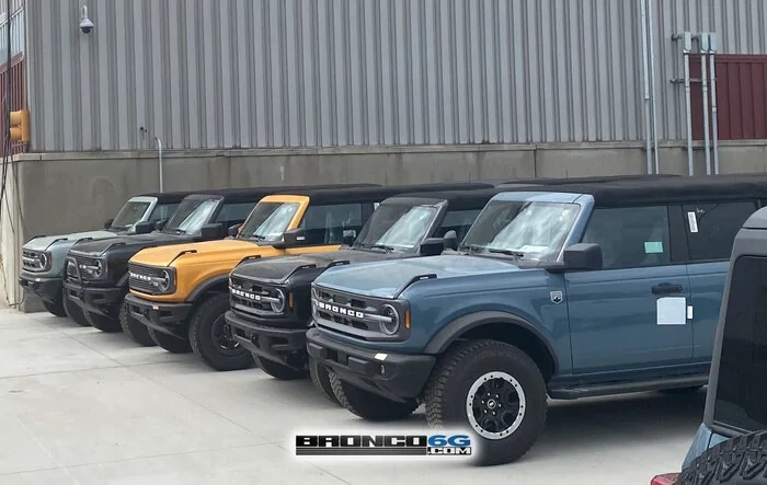 Pics of 2021 Broncos in MAP holding yard area. Any requests for pictures?
