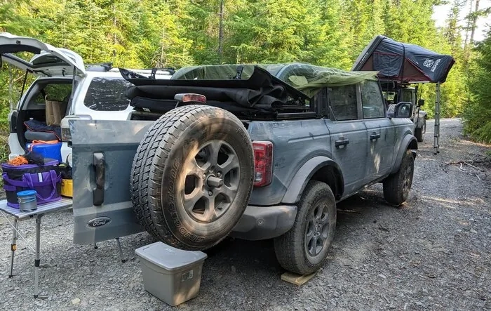 Hacks for sleeping overnight in a 2021 Bronco 4-Door - bug net and cargo platform DIY