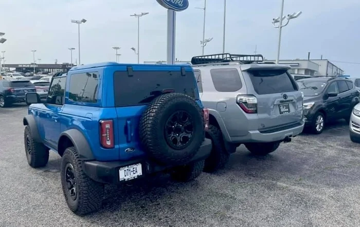 Custom painted MIC top on Velocity Blue Bronco (custom by dealer)
