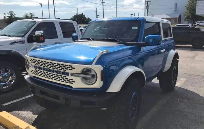 A Velocity Blue Bronco Goes Retro With White Roof + White Fender Flares
