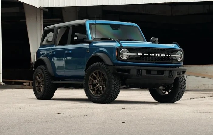 20's Vossen Wheels on Velocity Blue Wildtrak Bronco