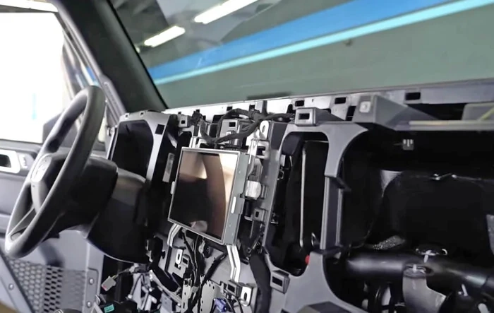 Dash and display / radio removal step-by-step DIY video