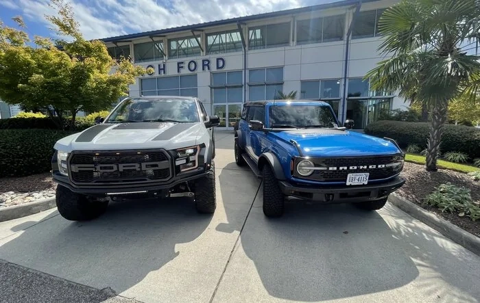 Bronco Wildtrak VS F150 Raptor Comparison with Photos