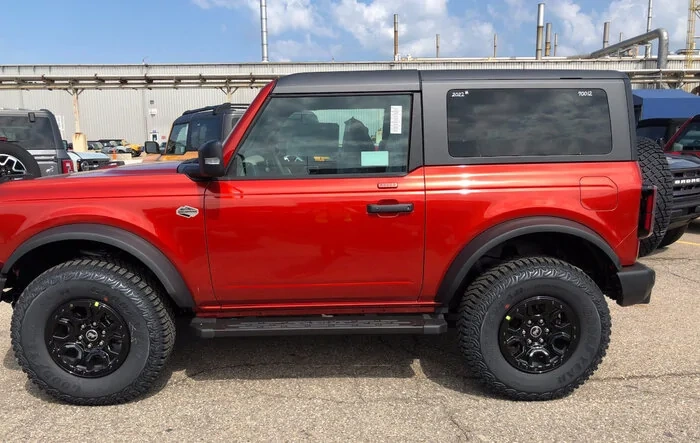 First Look: 2022 Bronco in Hot Pepper Red
