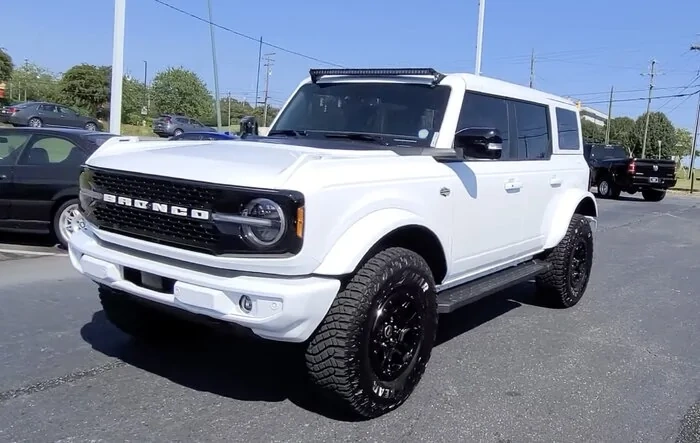 Video:  White Wildtrak with white painted hardtop and painted bumpers