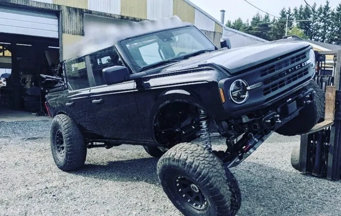 DelFab Solid Axle Swap Bronco SEMA Build Stretching Out 🐎