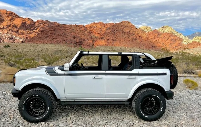 35's on Outer Banks Bronco (35” BFG KO2s on 18” Black Rhino Arches) + 2" Lift + Retro Stripes